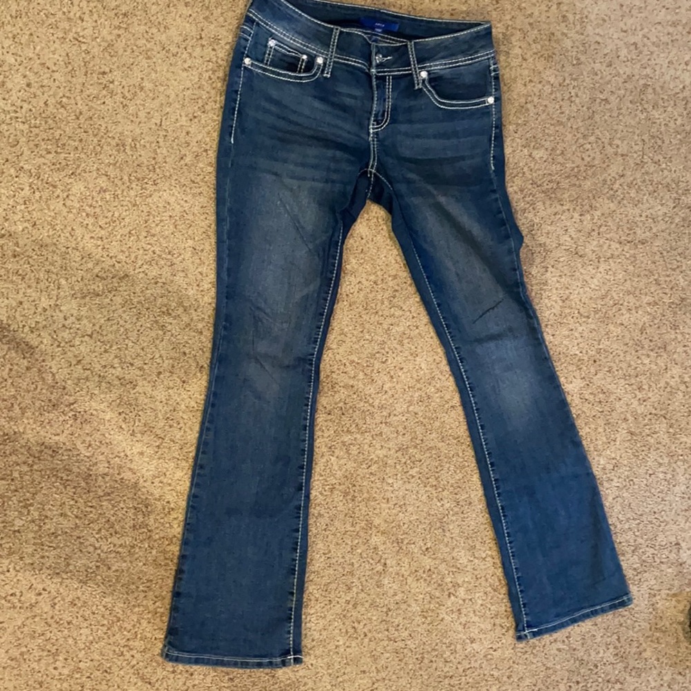 Women’s 6 Bootcut jeans never wore